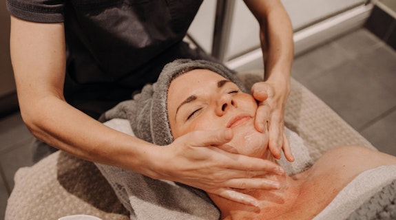 Weekend Relax and Revive Spa Day with Treatments and Lunch at Moddershall Oaks Country Spa Retreat