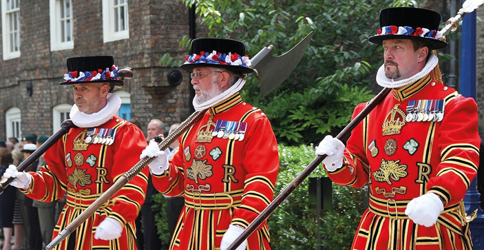 Exclusive Tower of London Tour & Dinner for 2 People